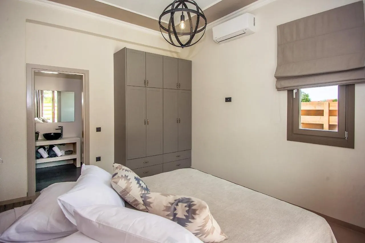 Luxury Villa Chrisi Svoronata