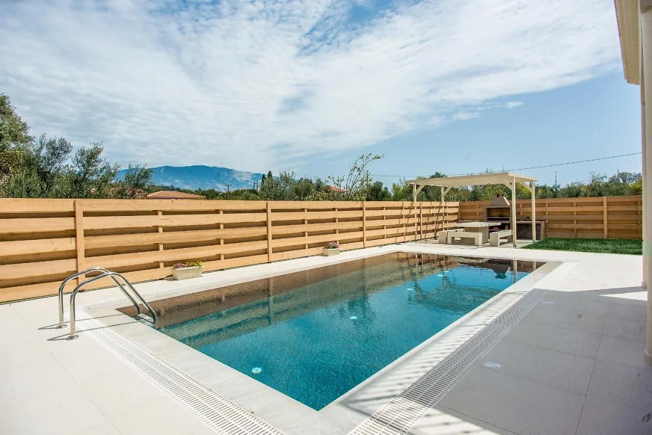 Luxury Villa Chrisi Svoronata